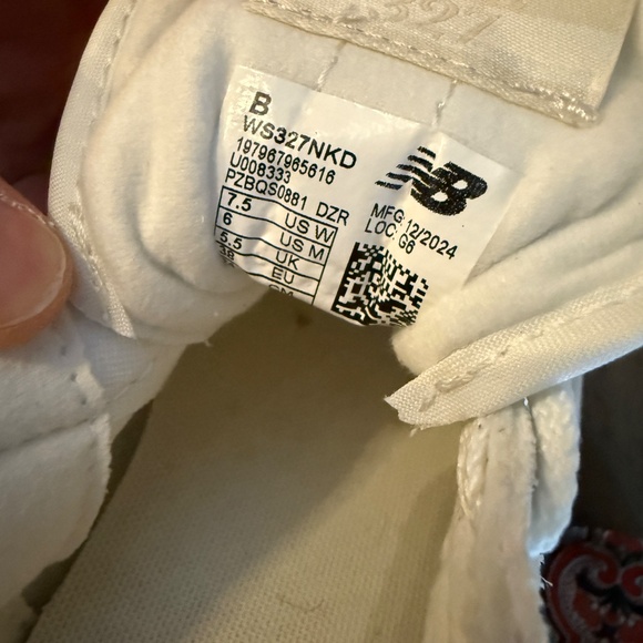 New Balance 327 Sneakers, Linen/Sea Salt: Almost Completely New! - Picture 8 of 8